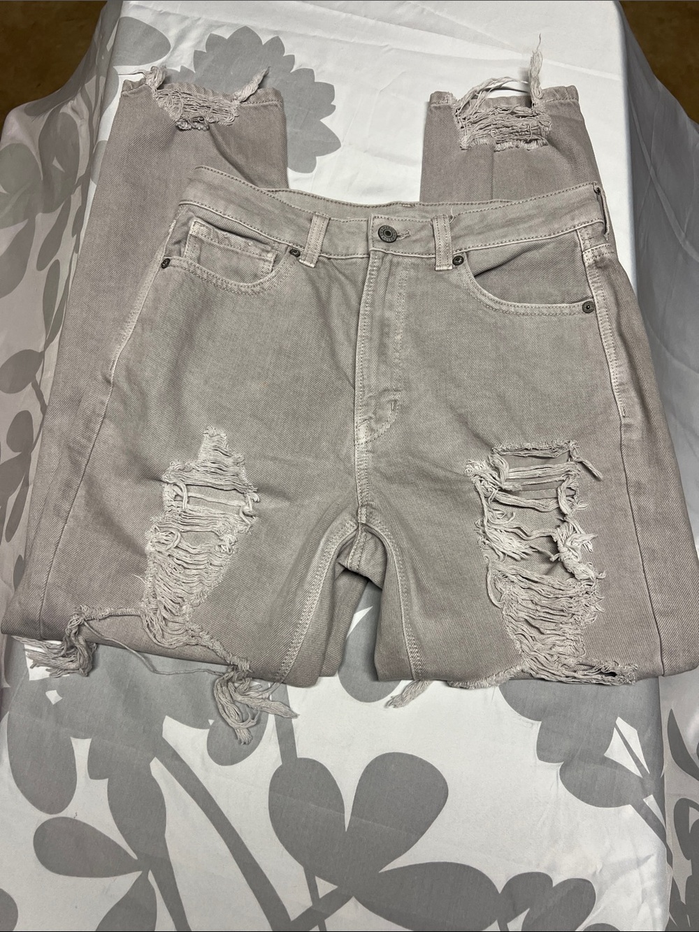 American Eagle Light Taupe Distressed Jeans
